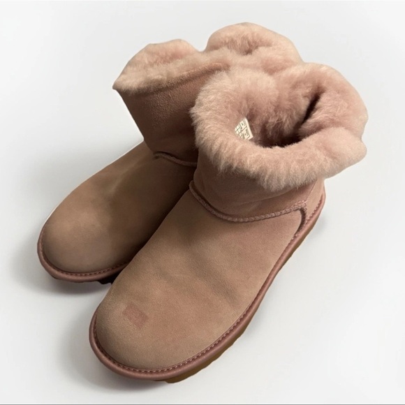 UGG Classic Bling Mini Pink Crystal Shearling Lined Boots Women’s Size 7 - Picture 1 of 5